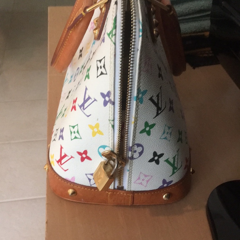 Purse - Picture 3 of 4